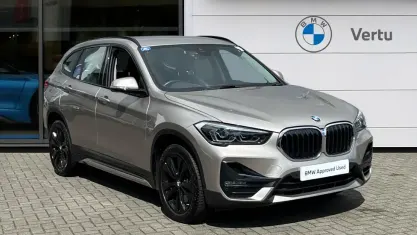Begagnad BMW X1 Sport Line 192 HK (141 kW) 2022 Silver SUV
