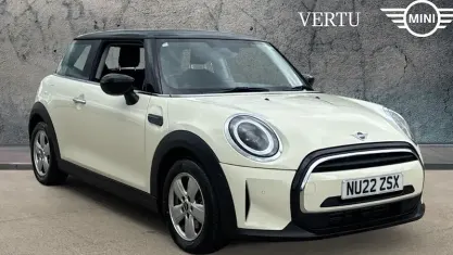 Usado Mini Cooper Classic 136 CV (100 kW) 2022 Blanco Utilitario