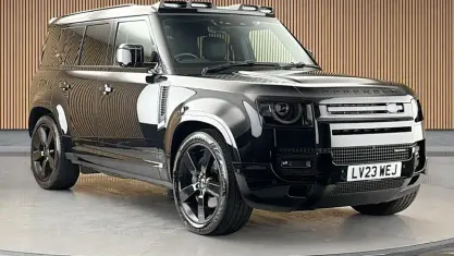 Used Land Rover Defender HSE Dynamic 300 HP (220 kW) 2023 Santorini black SUV