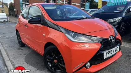 Used Toyota Aygo X-cite 69 HP (50 kW) 2015 Orange Hatchback