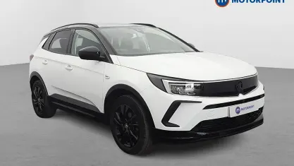 Used Vauxhall Grandland X GS Line 131 HP (96 kW) 2022 White SUV
