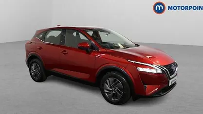 Usado Nissan Qashqai Acenta Premium 140 HP (102 kW) 2023 Vermelho SUV