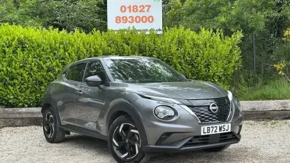 Usado Nissan Juke N-Connecta 143 HP (105 kW) 2023 Cinzento SUV