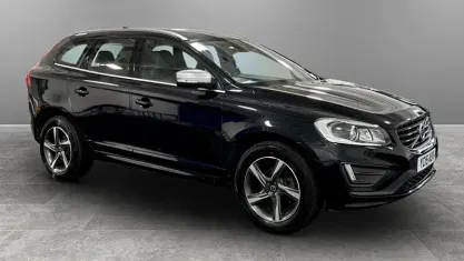 Käytetty Volvo XC60 R-Design 181 HP (133 kW) 2015 Katumaasturi