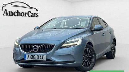 Używany Volvo V40 Momentum 152 KM (111 kW) 2019 Hatchback