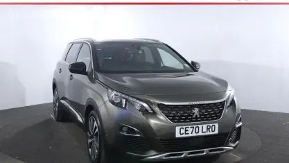 Usado Peugeot 5008 Premium 131 CV (96 kW) 2020 Gris SUV
