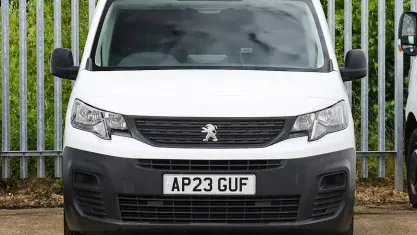 Used Peugeot Partner Premium 131 HP (96 kW) 2023 White MPV