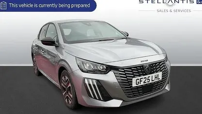 Used Peugeot 208 Allure 101 HP (74 kW) 2025 Hatchback