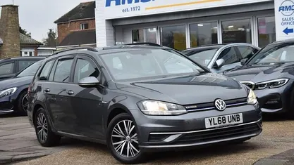 Grey Used 2018 VW Golf VII SE Estate | £9,450 (Fair price)