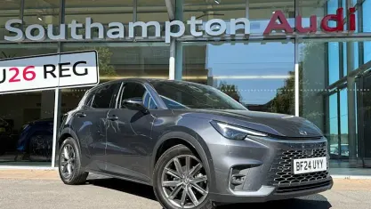 Usado Lexus LBX 136 CV (100 kW) 2026 SUV