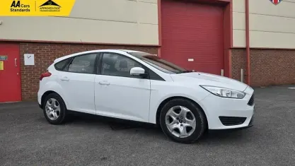 Used Ford Focus Style 105 HP (77 kW) 2015 White Hatchback