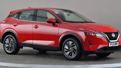 Used Nissan Qashqai Acenta Premium 158 HP (116 kW) 2023 Red SUV