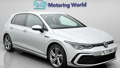 Second-hand VW Golf VIII R-line 150 CP (110 kW) 2023 Hatchback