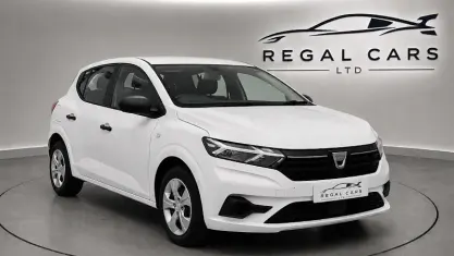 Used Dacia Sandero Essentiel 101 HP (74 kW) 2022 White Hatchback