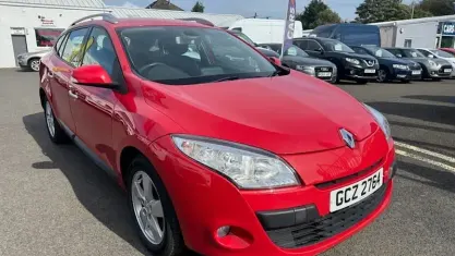 Used Renault Mégane GrandTour Dynamique 110 HP (80 kW) 2011 Red Estate