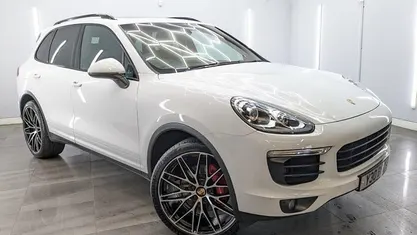 Used Porsche Cayenne 262 HP (192 kW) 2017 White SUV