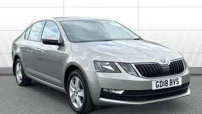 Używany Skoda Octavia SE 116 KM (85 kW) 2018 Beżowy Hatchback