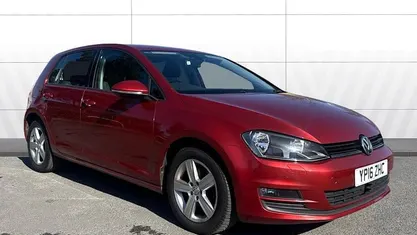 Used VW Golf VII Edition 125 HP (91 kW) 2016 Red Hatchback