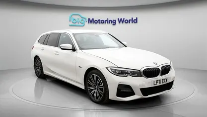 Used BMW 330e M Sport 292 HP (214 kW) 2022 White Estate