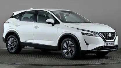 Used Nissan Qashqai Acenta Premium 158 HP (116 kW) 2023 White SUV