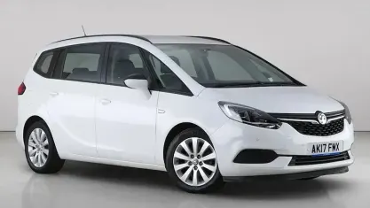Used Vauxhall Zafira Tourer Design Edition 140 HP (102 kW) 2017 White MPV