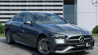 Usado Mercedes C300e AMG line 313 HP (230 kW) 2024 Cinzento Sedan