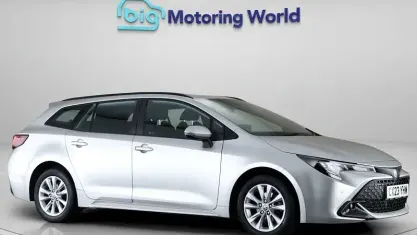 Used Toyota Corolla 140 HP (102 kW) 2023 Silver Estate