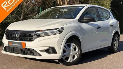 Used Dacia Sandero Essentiel 67 HP (49 kW) 2022 White Hatchback