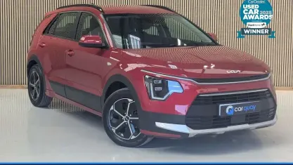 Used Kia Niro 141 HP (103 kW) 2022 Red SUV