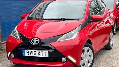 Used Toyota Aygo X-play 69 HP (50 kW) 2018 Hatchback