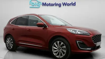 Used Ford Kuga Vignale 225 HP (165 kW) 2022 Red SUV