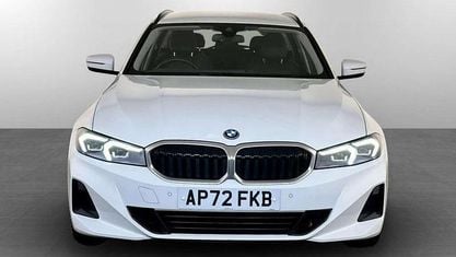 Begagnad BMW 330e Sport Line 292 HK (214 kW) 2024 Kombi