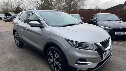 Used Nissan Qashqai N-Connecta 116 HP (85 kW) 2017 Silver SUV