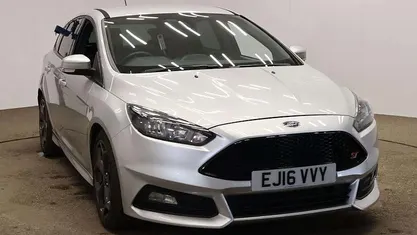 Used Ford Focus ST 250 HP (183 kW) 2016 Silver Hatchback