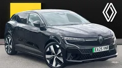 Black New 2025 Renault Mégane Komfort Hatchback | £24,116 (Fair price)