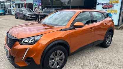 Używany Peugeot 2008 Active Premium 101 KM (74 kW) 2021 Pomarańczowy SUV