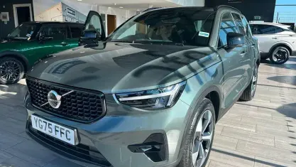 Used Volvo XC40 Plus 197 HP (144 kW) 2025 Green SUV