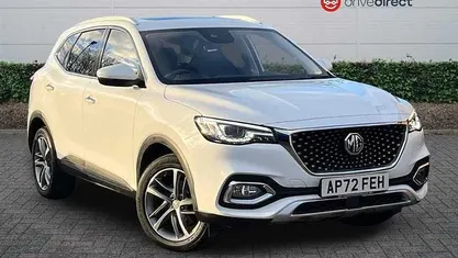 White Used 2023 MG HS Exclusive SUV | £15,850 (Fair price)