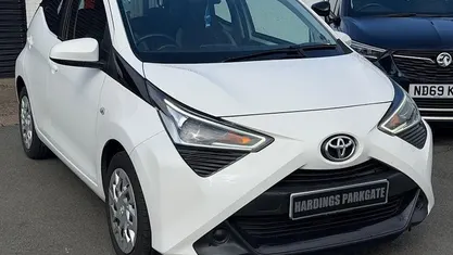 Used Toyota Aygo X-play 72 HP (52 kW) 2021 Hatchback
