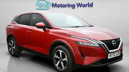 Begagnad Nissan Qashqai N-Connecta 140 HK (102 kW) 2023 Röd SUV