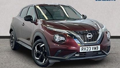 Używany Nissan Juke N-Connecta 114 KM (83 kW) 2023 Czerwony SUV
