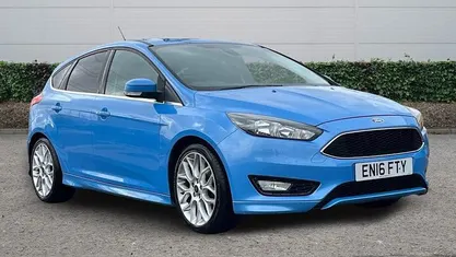 Used Ford Focus Zetec 150 HP (110 kW) 2016 Blue Hatchback