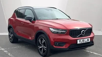 Used Volvo XC40 R-Design 190 HP (139 kW) 2019 Red SUV