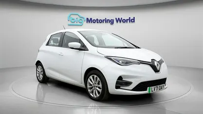 Used Renault Zoe Iconic 100 kW (136 HP) 2021 White Hatchback