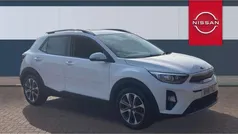 White Used 2018 Kia Stonic 2 SUV | £8,165 (Fair price)