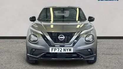 Usado Nissan Juke Tekna 114 HP (83 kW) 2022 Cinzento SUV