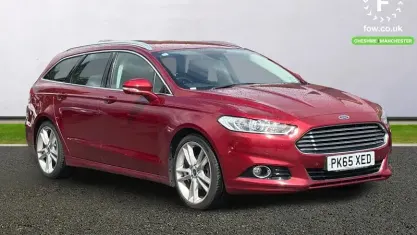 Usado Ford Mondeo Active 179 CV (131 kW) 2016 Rojo Familiar