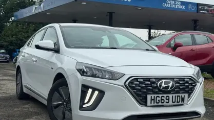 Used Hyundai Ioniq Premium 141 HP (103 kW) 2020 White Hatchback