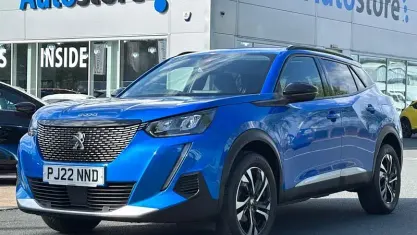 Usado Peugeot 2008 Allure Premium 101 HP (74 kW) 2022 SUV