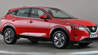Used Nissan Qashqai Acenta Premium 140 HP (102 kW) 2023 Red SUV